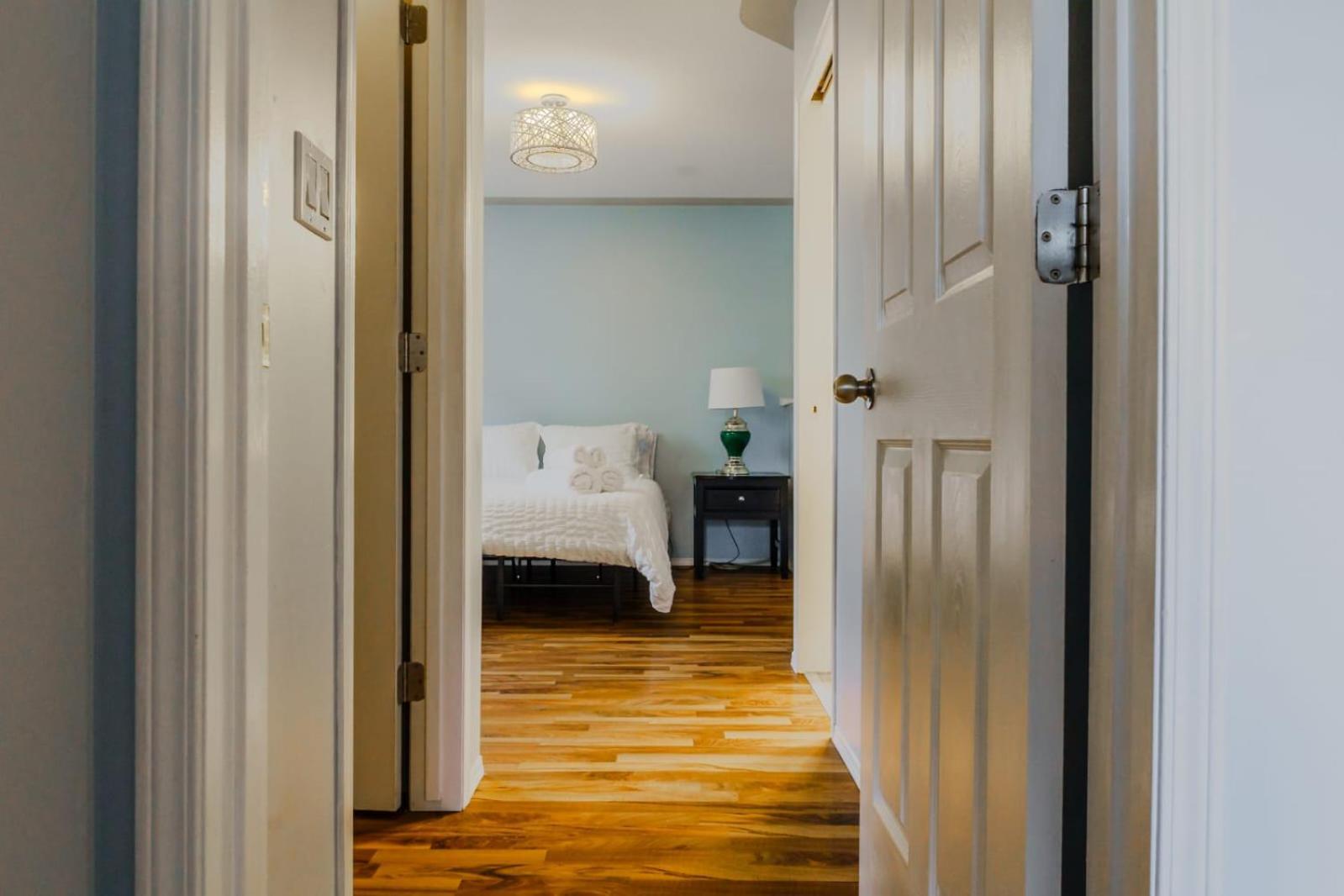 The Blue Door Hotell Grande Prairie Exteriör bild